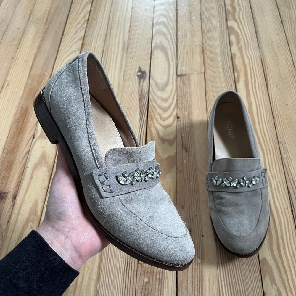 Vionic Avvy Loafers Womens 9 Grey Suede Crystal Embellished Pointed Toe Flats